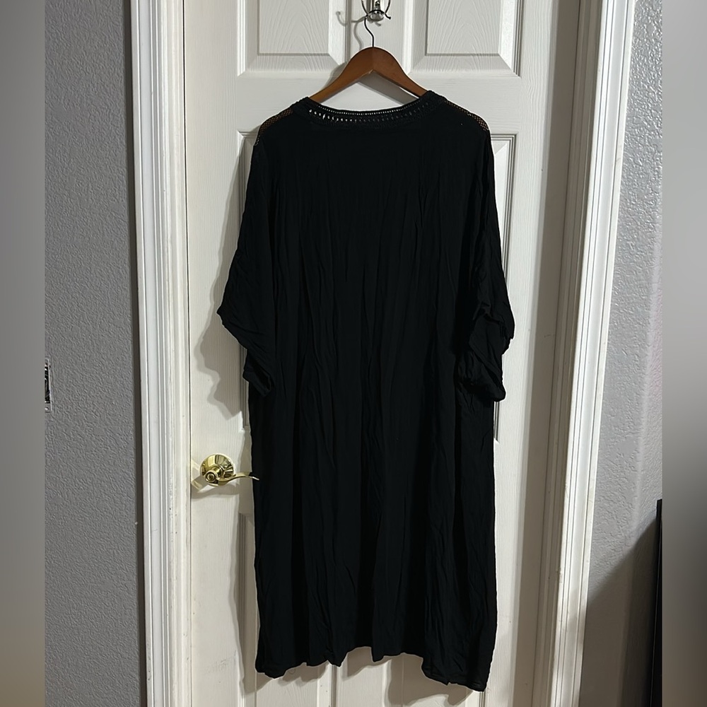NWOT Women’s Avenue 18/20 black swimsuit coverup or lounge around. - Picture 6 of 7